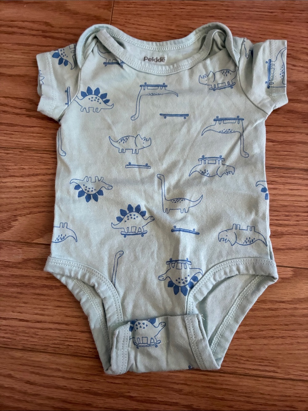 20/25$ 🧸 Light Green Dino Print Baby One-Piece